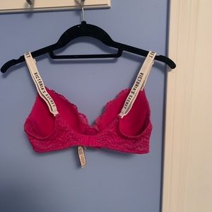 Victoria Secret Bra: perfect condition never worn.